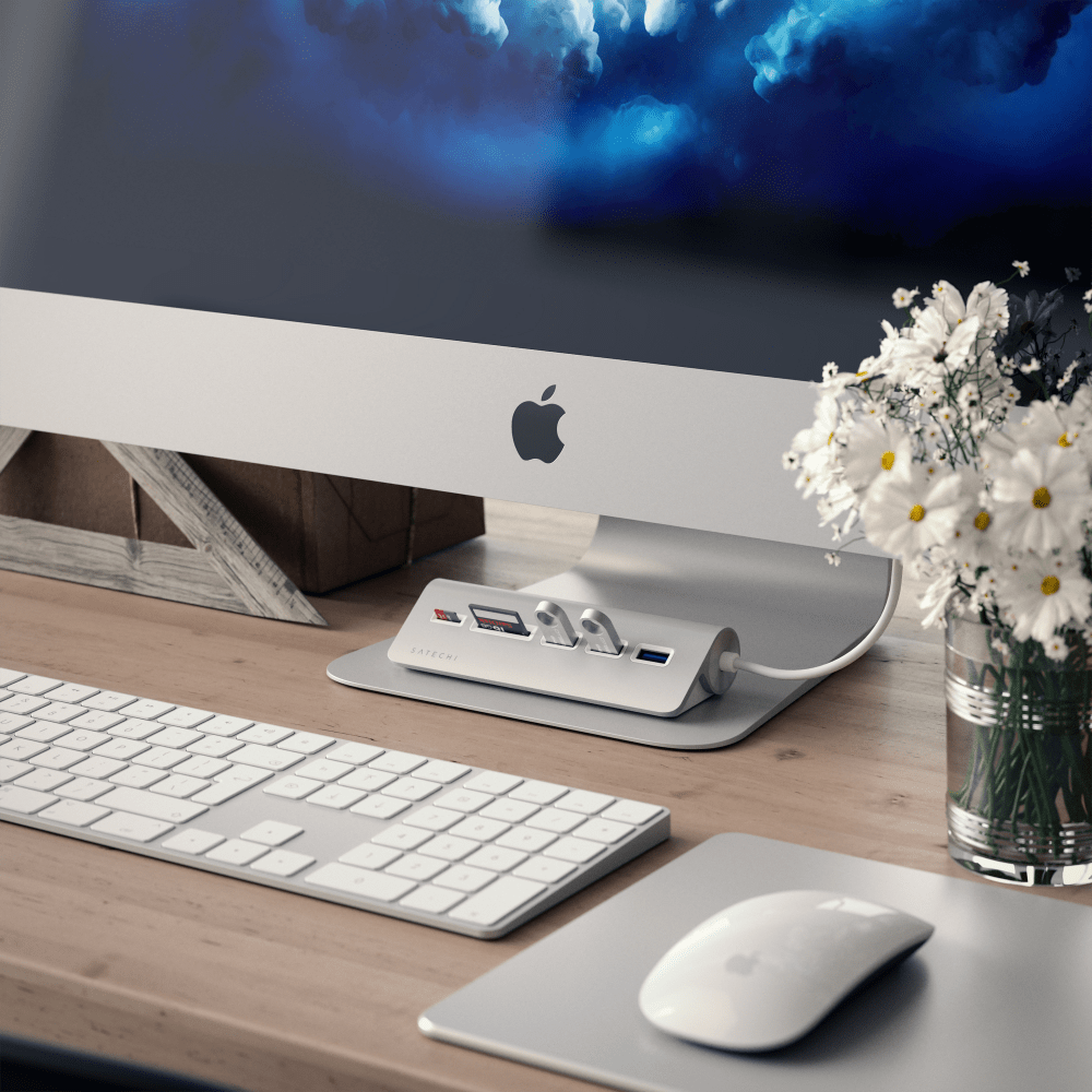 Satechi USB C Aluminum USB 3.0 Hub and Card Reader